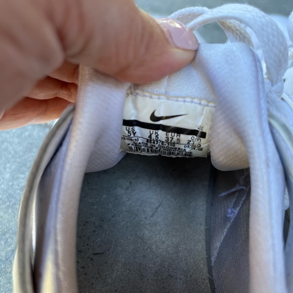 NIKE white huarache sneakers - size 5Y / US6.5 - Picture 8 of 14